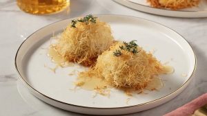 konuklarza-ozel-lezzet-bali-peynirli-kadayif-sarma-gCcildAq.jpg