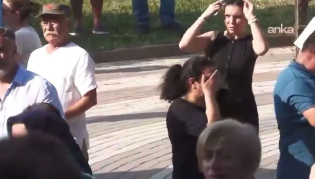 Ferdi Zeyrek'in vefat ettiğini duyan Manisalılar gözyaşlarını tutamadı - Resim: 0