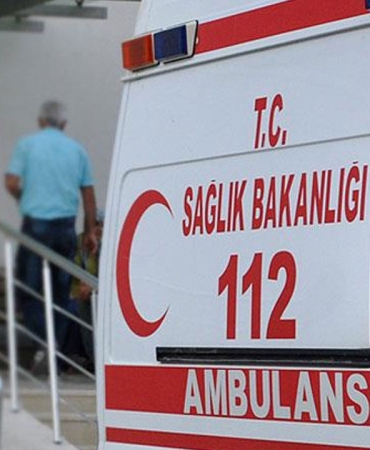 Hakkari'de dağlık alanda düşüp yaralanan kişi ekiplerce hastaneye ulaştırıldı