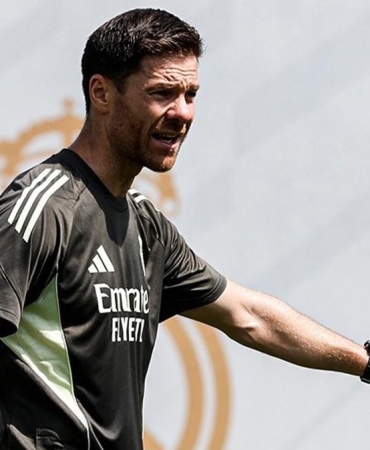 Xabi Alonso, Real Madrid'de siftah yaptı