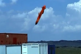 Yerli motorlu SOM füzesi hedefi tam isabetle vurdu