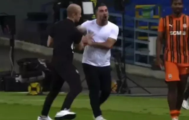 Arda Turan kırmızı kart sonrası çıldırdı